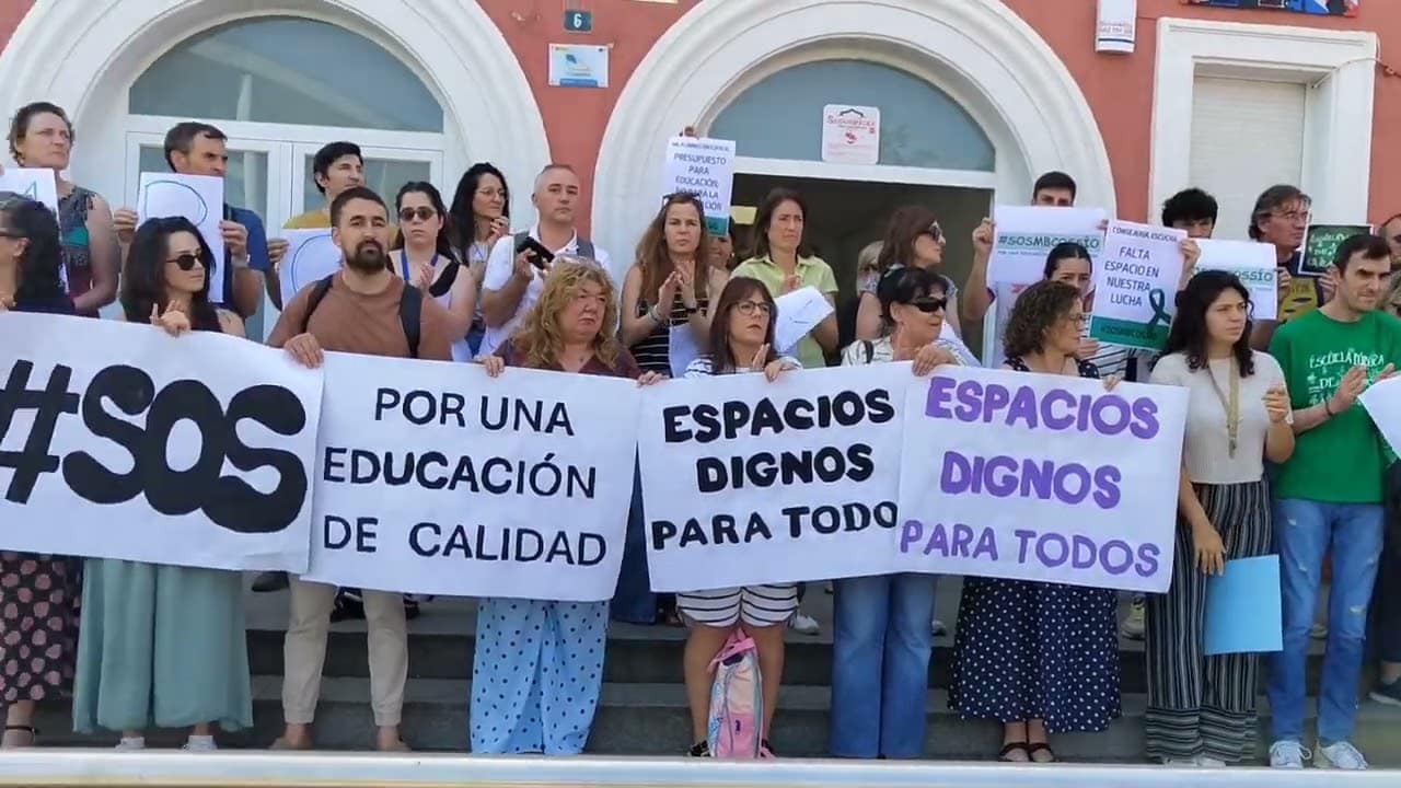 Concentración en el IES Manuel Bartolomé Cossío de Haro para exigir "espacios dignos" para el centro 27