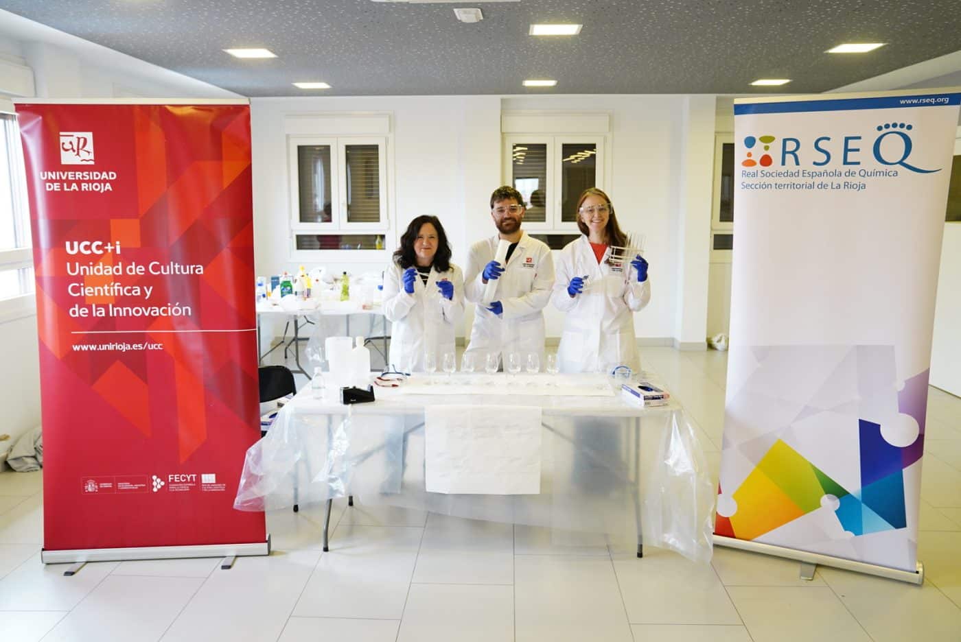 Manjarrés acerca la ciencia al medio rural con una nueva edición de ‘La química se mueve’ de la UR 3