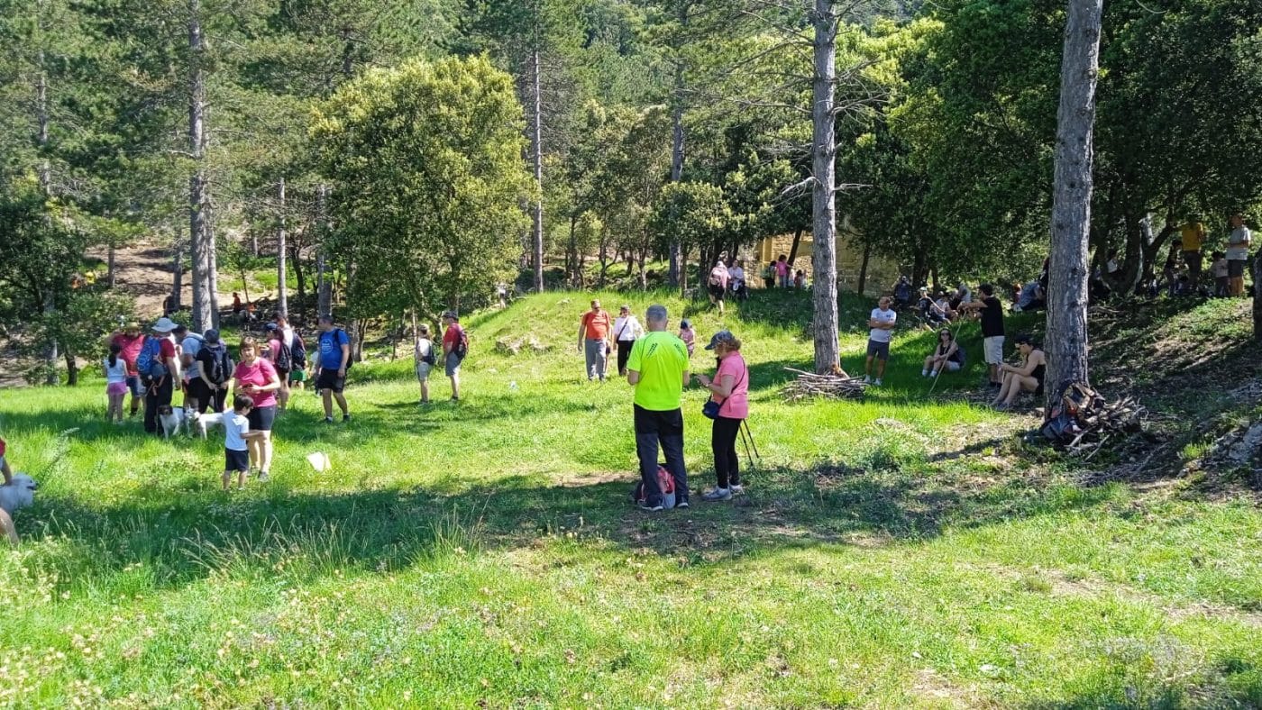 Casi 400 personas participan en la chiqui-ruta 'La Rosa de los vientos' entre Ábalos y Peña la Rosa 4