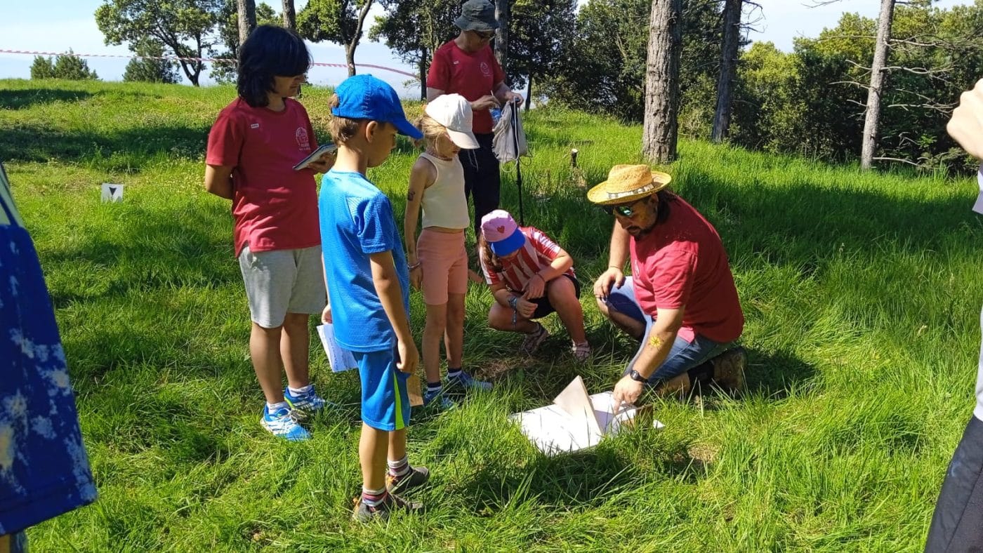 Casi 400 personas participan en la chiqui-ruta 'La Rosa de los vientos' entre Ábalos y Peña la Rosa 3
