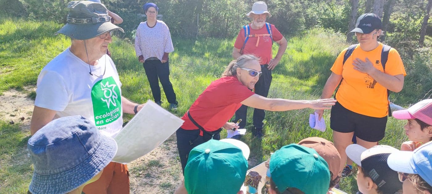 Casi 400 personas participan en la chiqui-ruta 'La Rosa de los vientos' entre Ábalos y Peña la Rosa 5