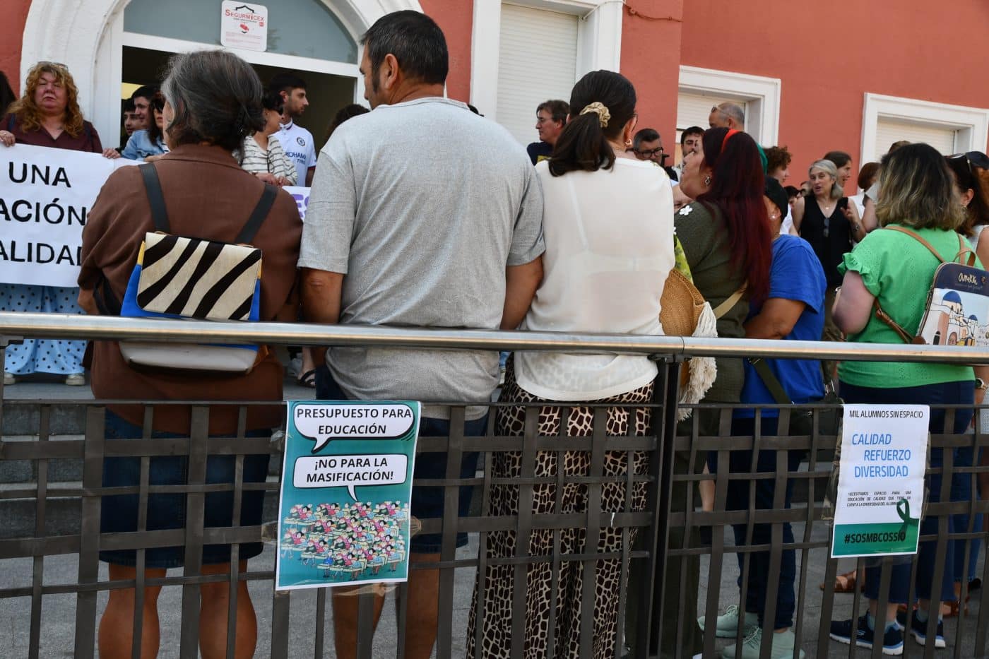 Concentración en el IES Manuel Bartolomé Cossío de Haro para exigir "espacios dignos" para el centro 29