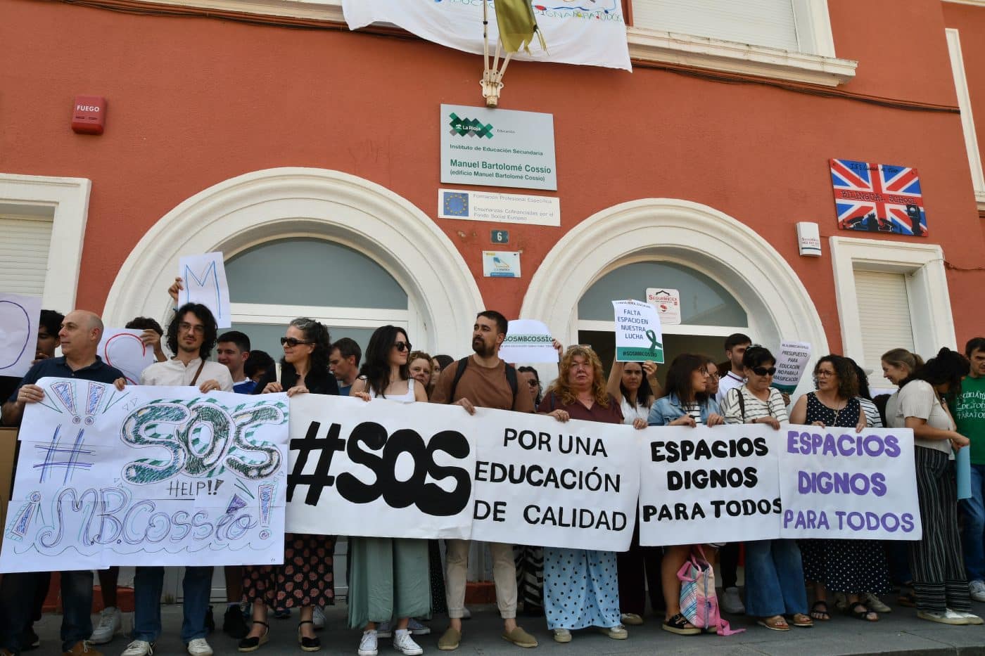 Concentración en el IES Manuel Bartolomé Cossío de Haro para exigir "espacios dignos" para el centro 14