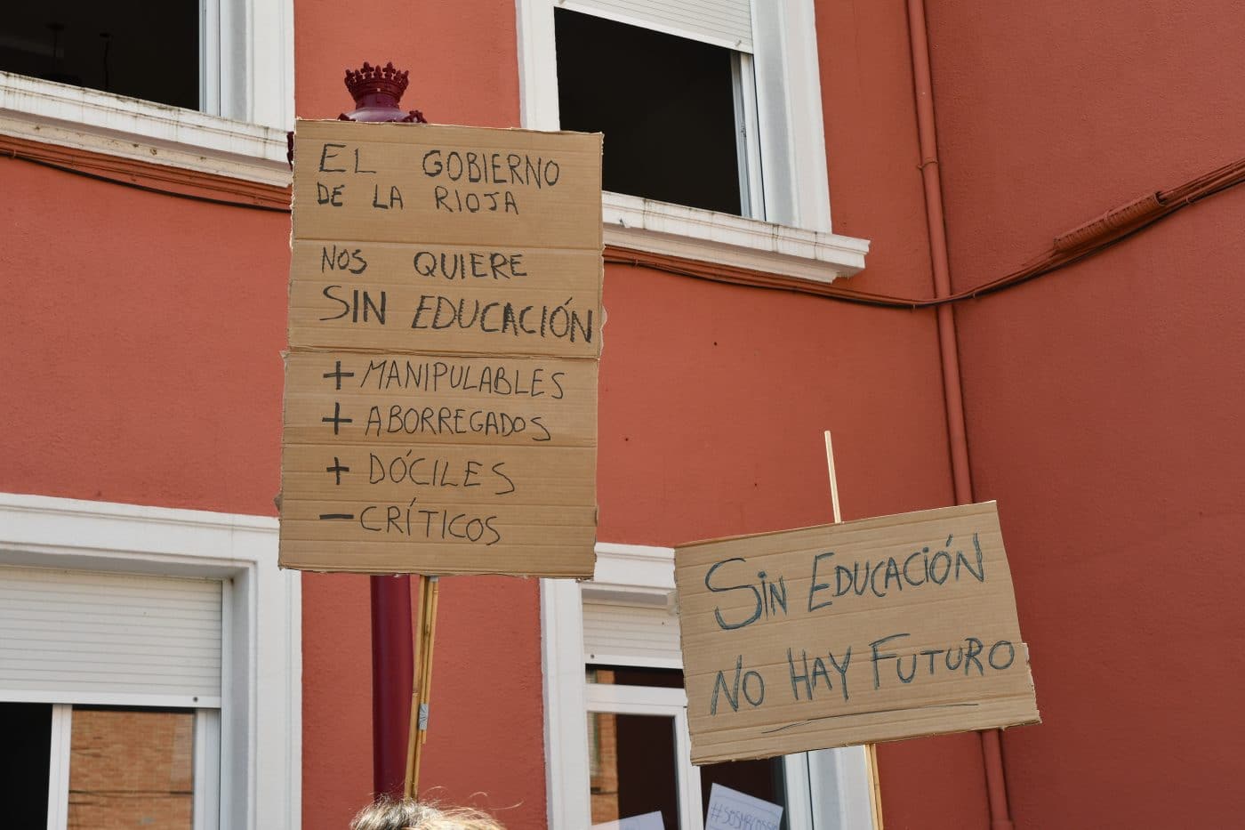 Concentración en el IES Manuel Bartolomé Cossío de Haro para exigir "espacios dignos" para el centro 12