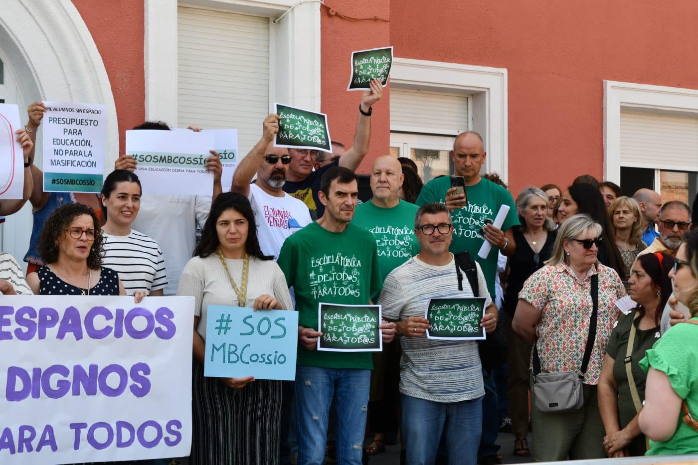 Concentración en el IES Manuel Bartolomé Cossío de Haro para exigir "espacios dignos" para el centro 9