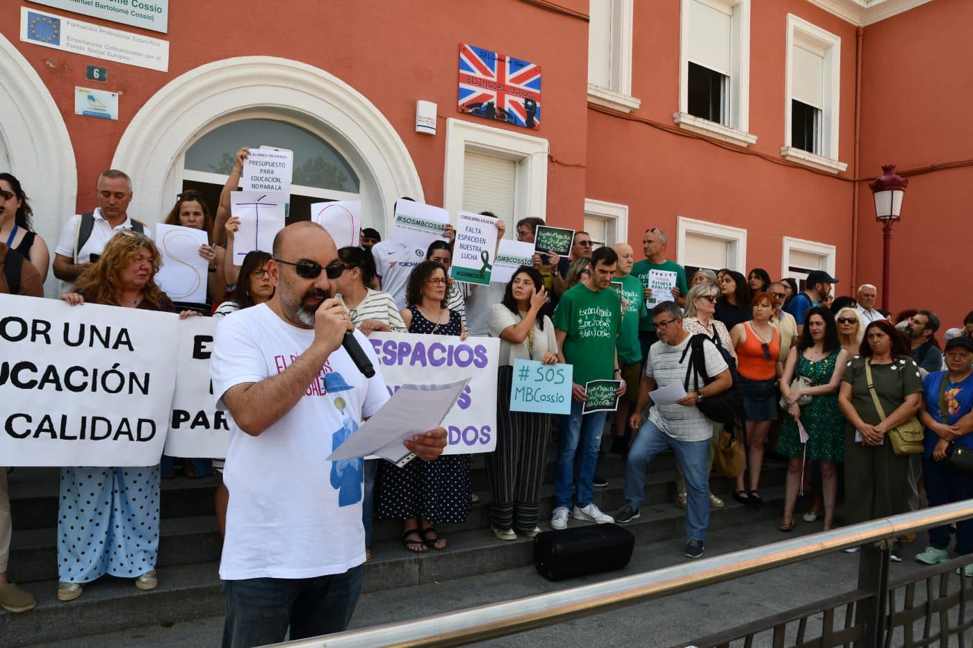 Concentración en el IES Manuel Bartolomé Cossío de Haro para exigir "espacios dignos" para el centro 8