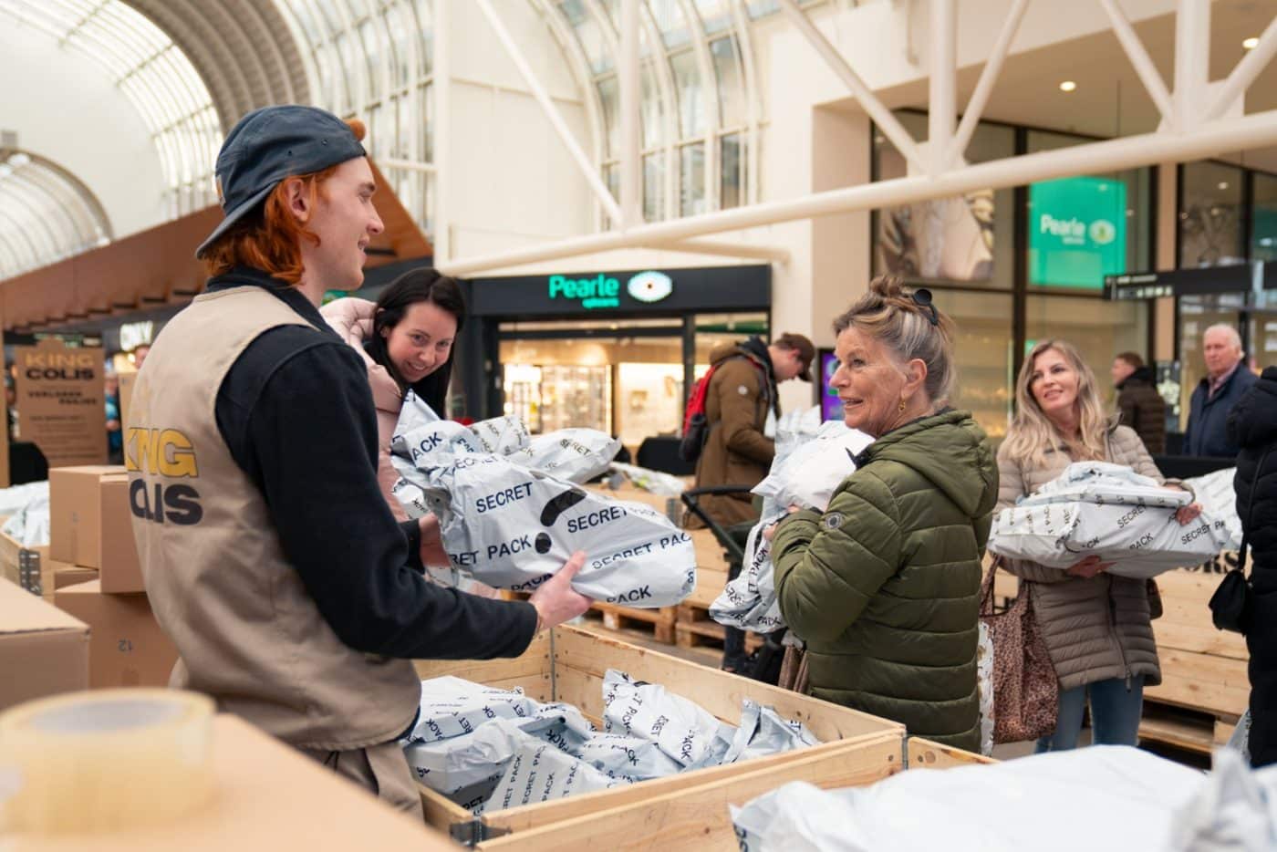 El Centro Comercial Berceo trae a Logroño la venta viral de paquetes perdidos con sorpresas al peso 2 El Centro Comercial Berceo trae a Logroño la venta viral de paquetes perdidos con sorpresas al peso 2