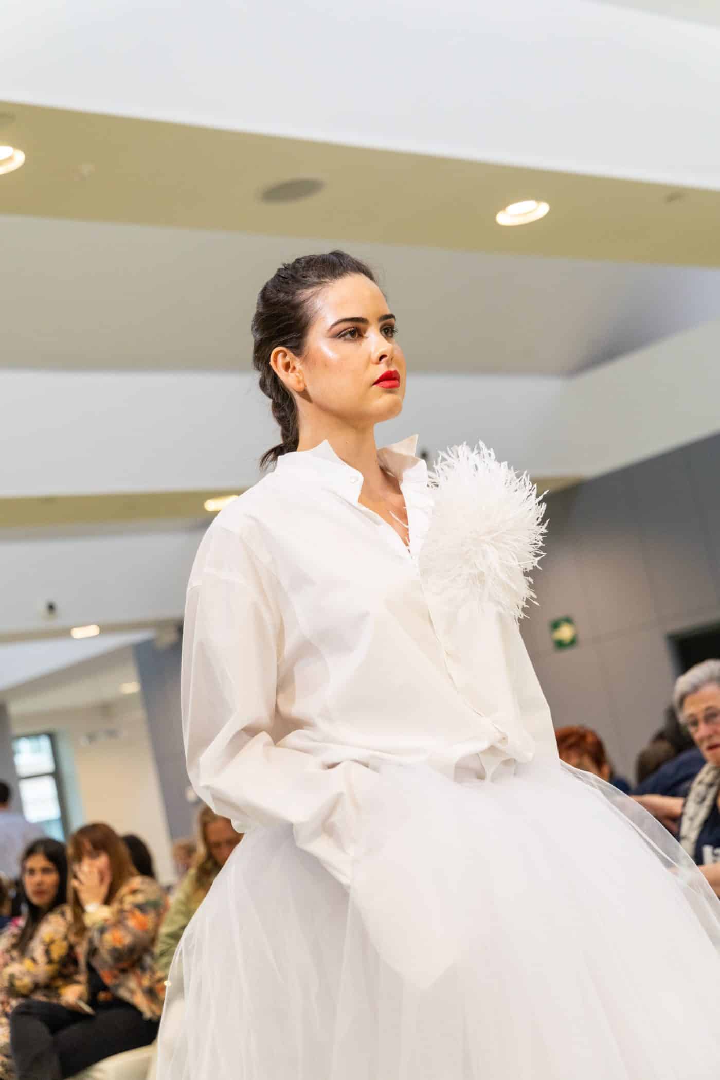 El diseñador jarrero Juan Fernández presenta su primera colección nupcial: "No hay una única forma de ser novia" 4
