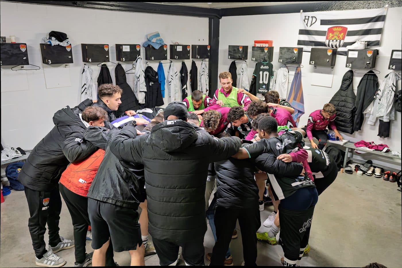 El Haro cierra el curso en casa con un empate y arropando a Luis Martínez-Lacuesta en su despedida 12