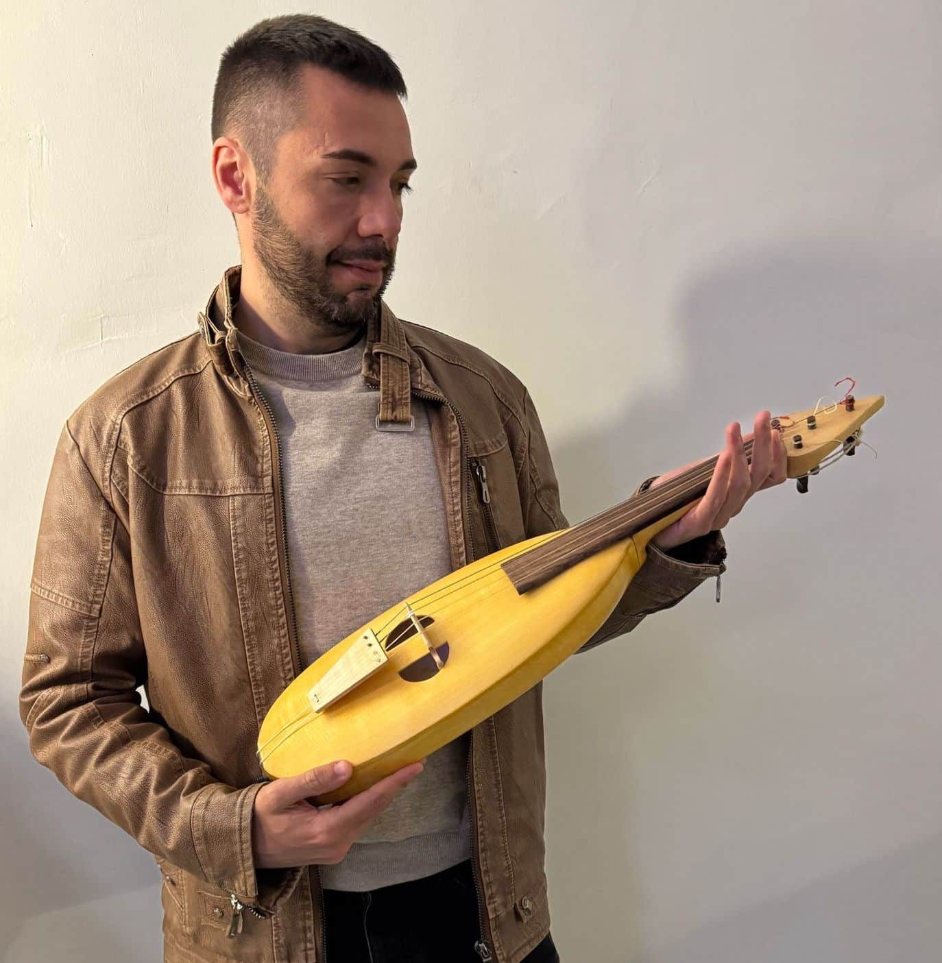 El jarrero Rubén Rivera lleva a Vitoria su investigación sobre los músicos del Apocalipsis en el arte románico 2