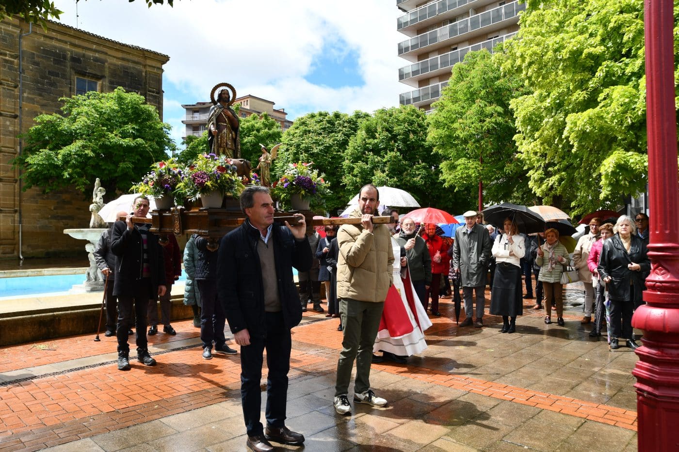 Haro celebra la festividad de San Isidro bajo la lluvia 13 Haro celebra la festividad de San Isidro bajo la lluvia 13