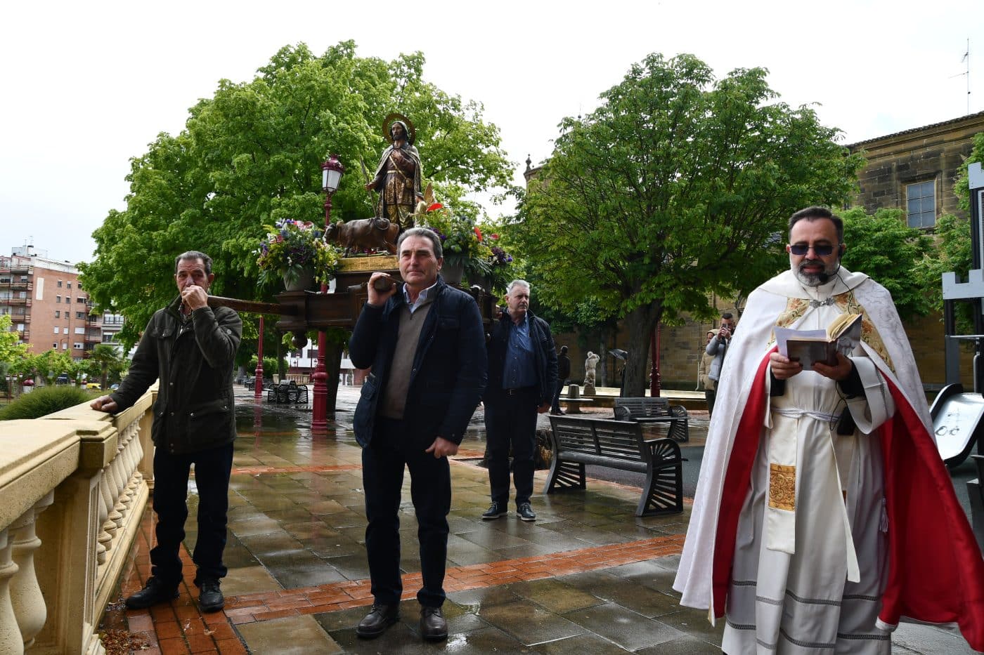 Haro celebra la festividad de San Isidro bajo la lluvia 17 Haro celebra la festividad de San Isidro bajo la lluvia 17