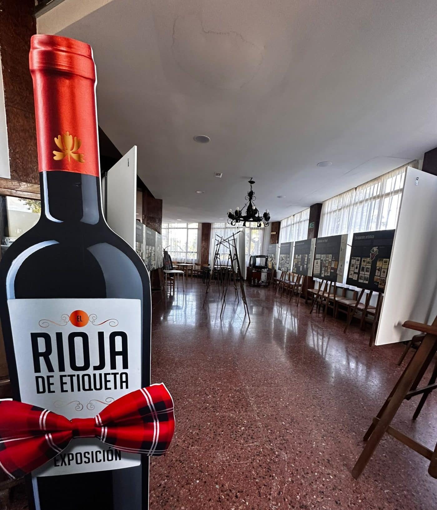 La exposición 'El Rioja de etiqueta' llega al Hotel Portal de La Rioja de Briñas 2