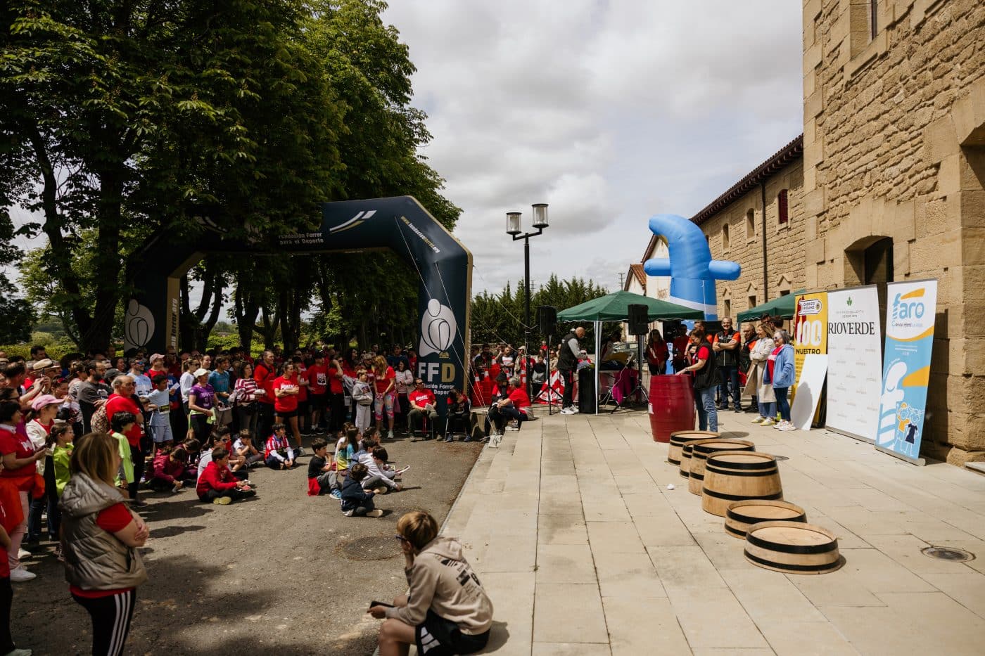 La III Carrera Solidaria Viña Pomal bate récord en Haro: más de 700 participantes y 3.000 euros recaudados para FARO 3