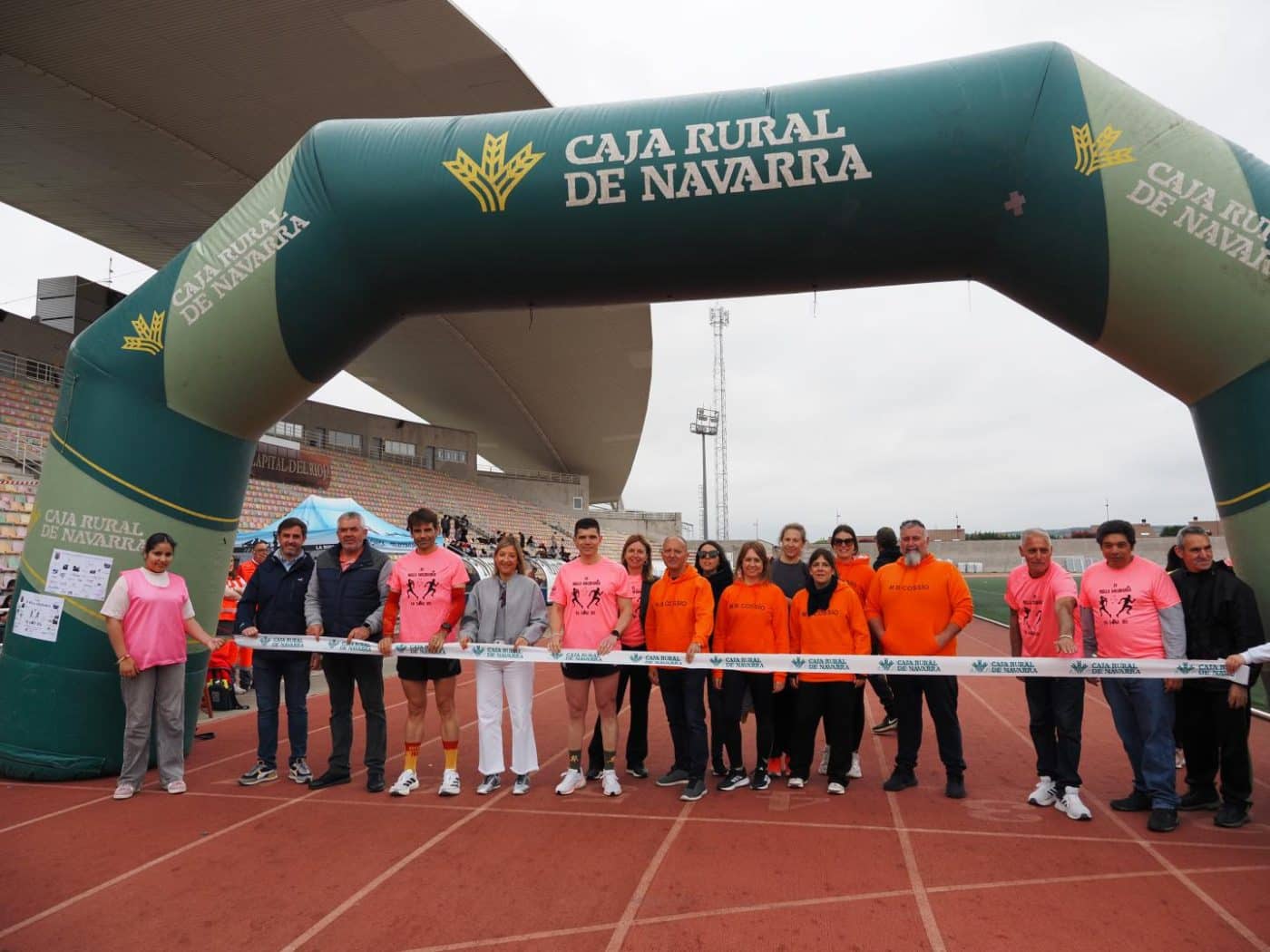 La IV Milla Solidaría del Cossío llena el Luis de la Fuente de deporte, inclusión y solidaridad 5