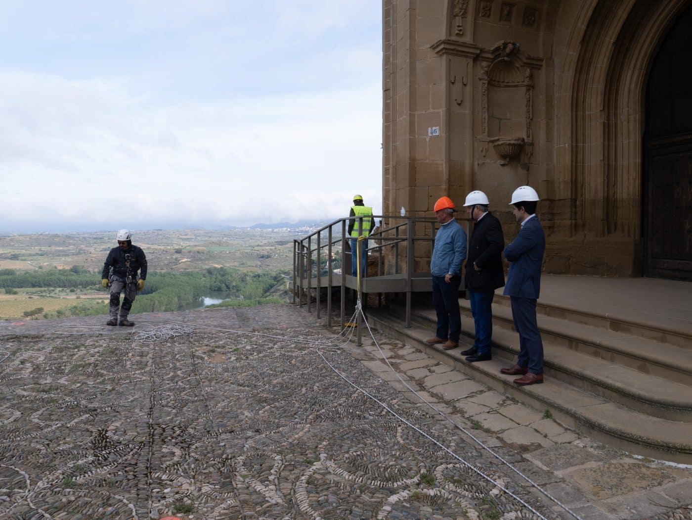 La Rioja movilizará los "fondos necesarios" para recuperar el patrimonio tras el derrumbe en San Vicente de la Sonsierra 4