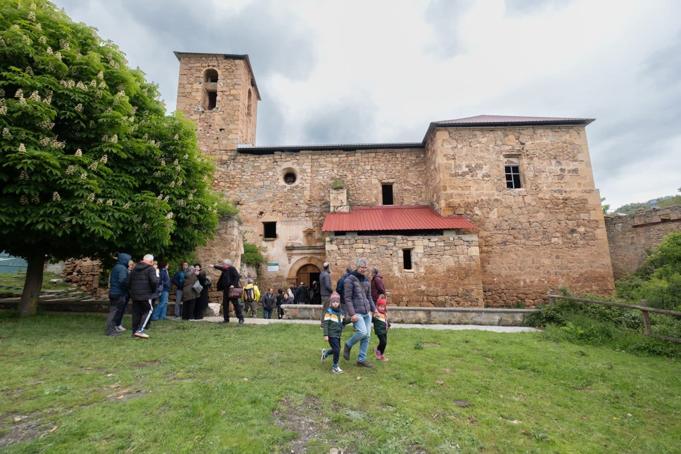 Luezas de Cameros celebra la reapertura de su iglesia tras su restauración 2