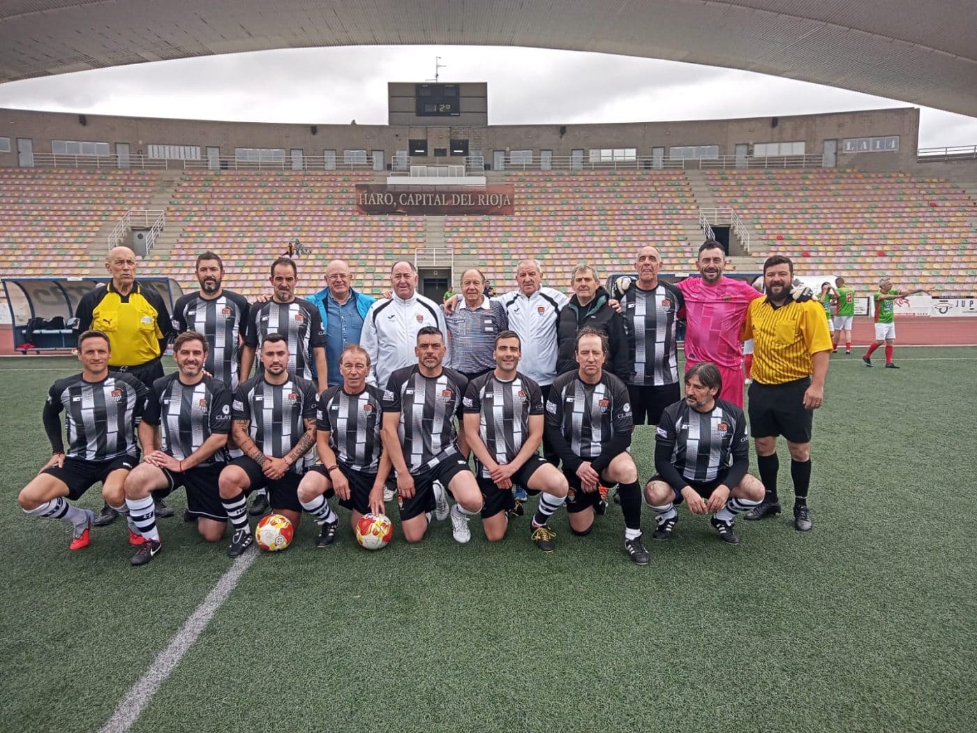 Los veteranos del Haro Deportivo y Umore Ona de Usánsolo firman tablas en el Luis de la Fuente 2