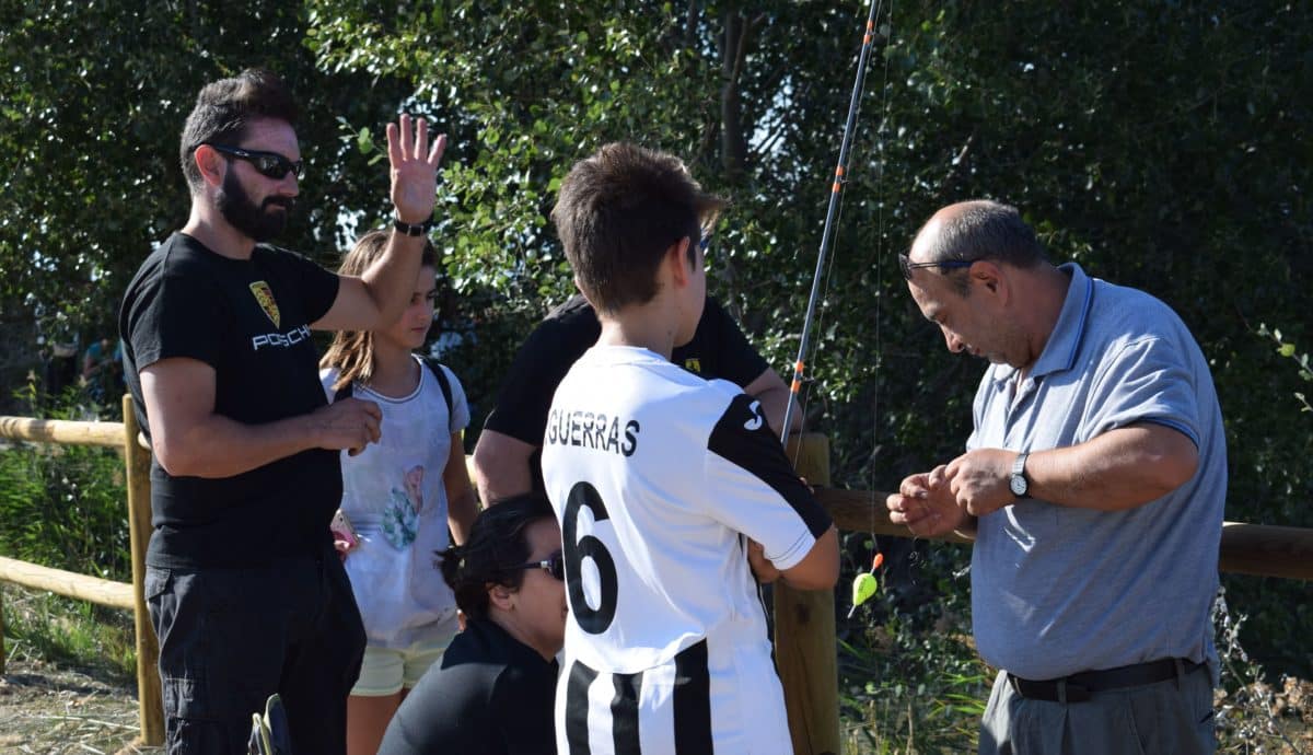Casi 40 niños participan en los Concursos de Pesca de la Sociedad Riojalteña de Caza y Pesca 12