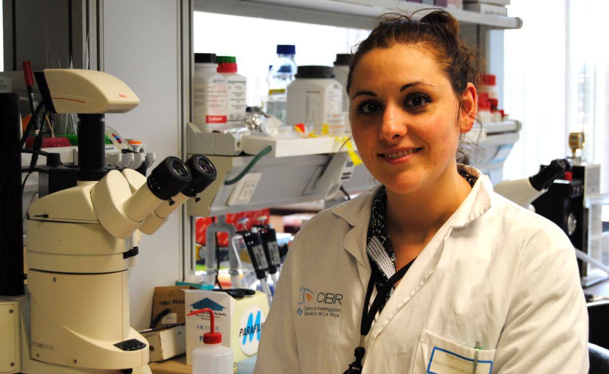 Angelina Zheleva, doctora con una tesis que permite entender un proceso implicado en cáncer y enfermedades neurodegenerativas