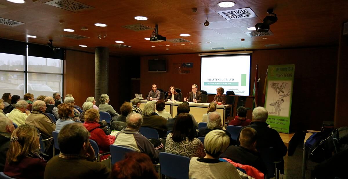 Neurólogos del Hospital San Pedro han ofrecido una charla a pacientes afectados por miastenia