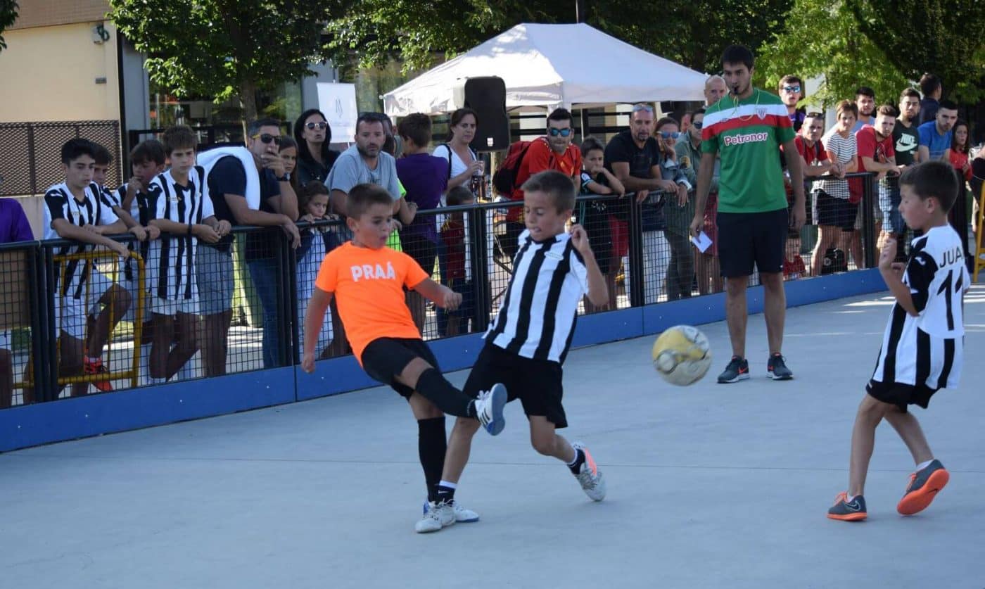El polideportivo del Cossío acoge este sábado el Torneo de Fútbol 5 Haro Sport Club