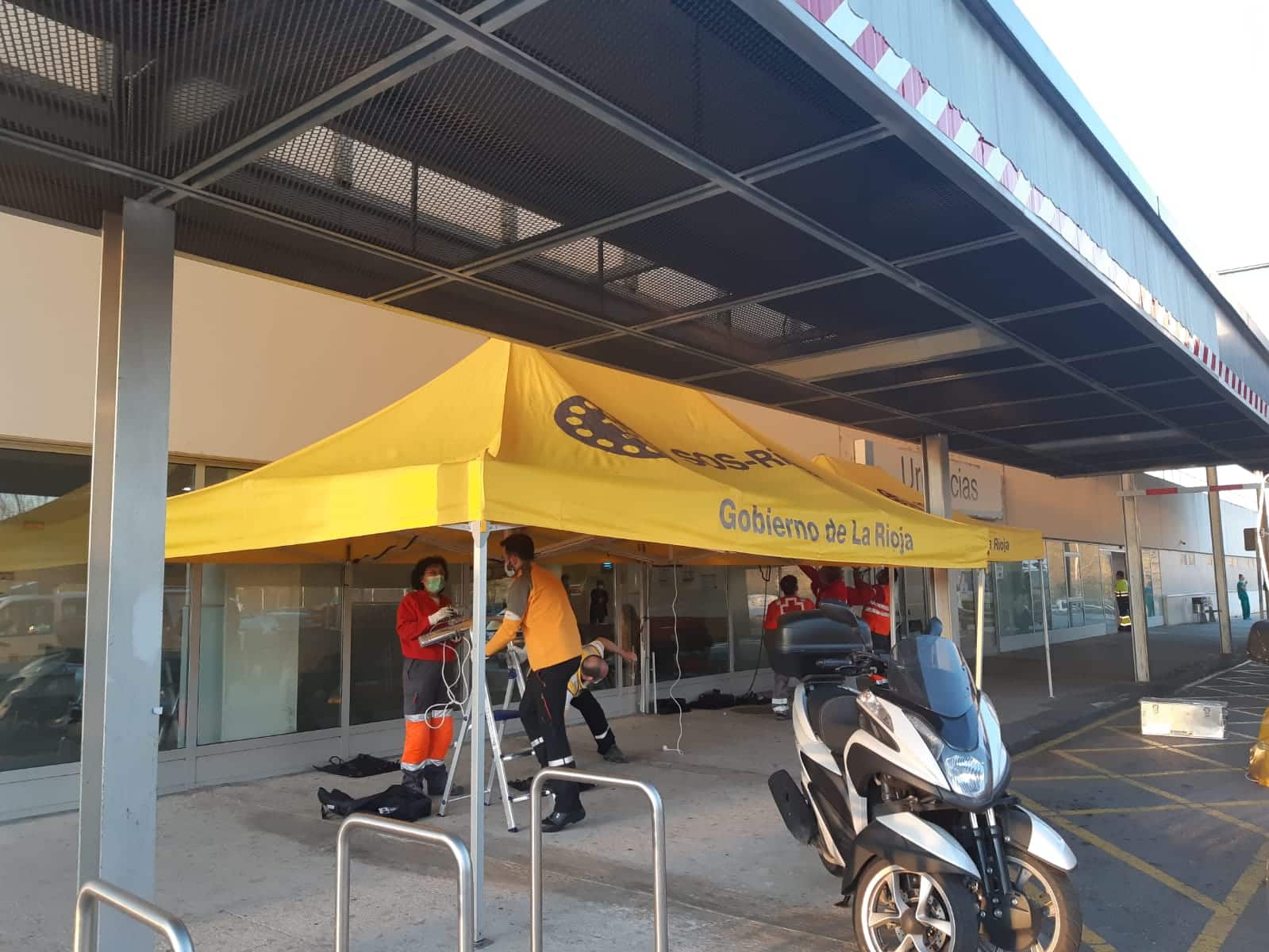 Urgencias del Hospital San Pedro diferencia el acceso para agilizar el triaje de COVID-19