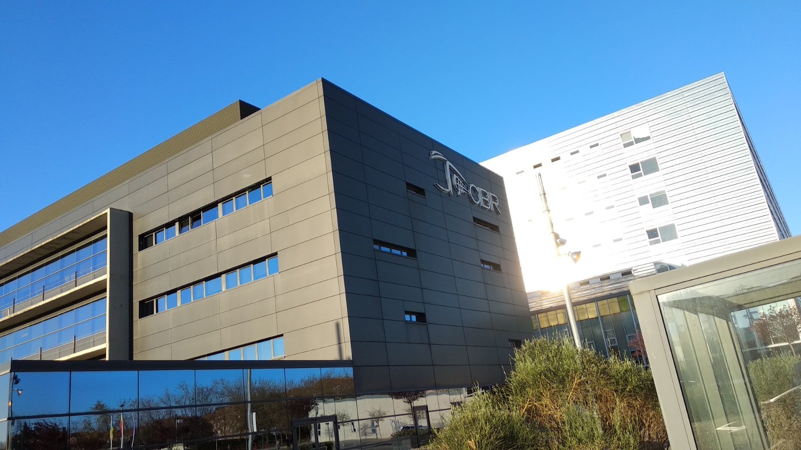 Profesionales riojanos participan en más de una treintena de estudios y proyectos de investigación sobre el coronavirus