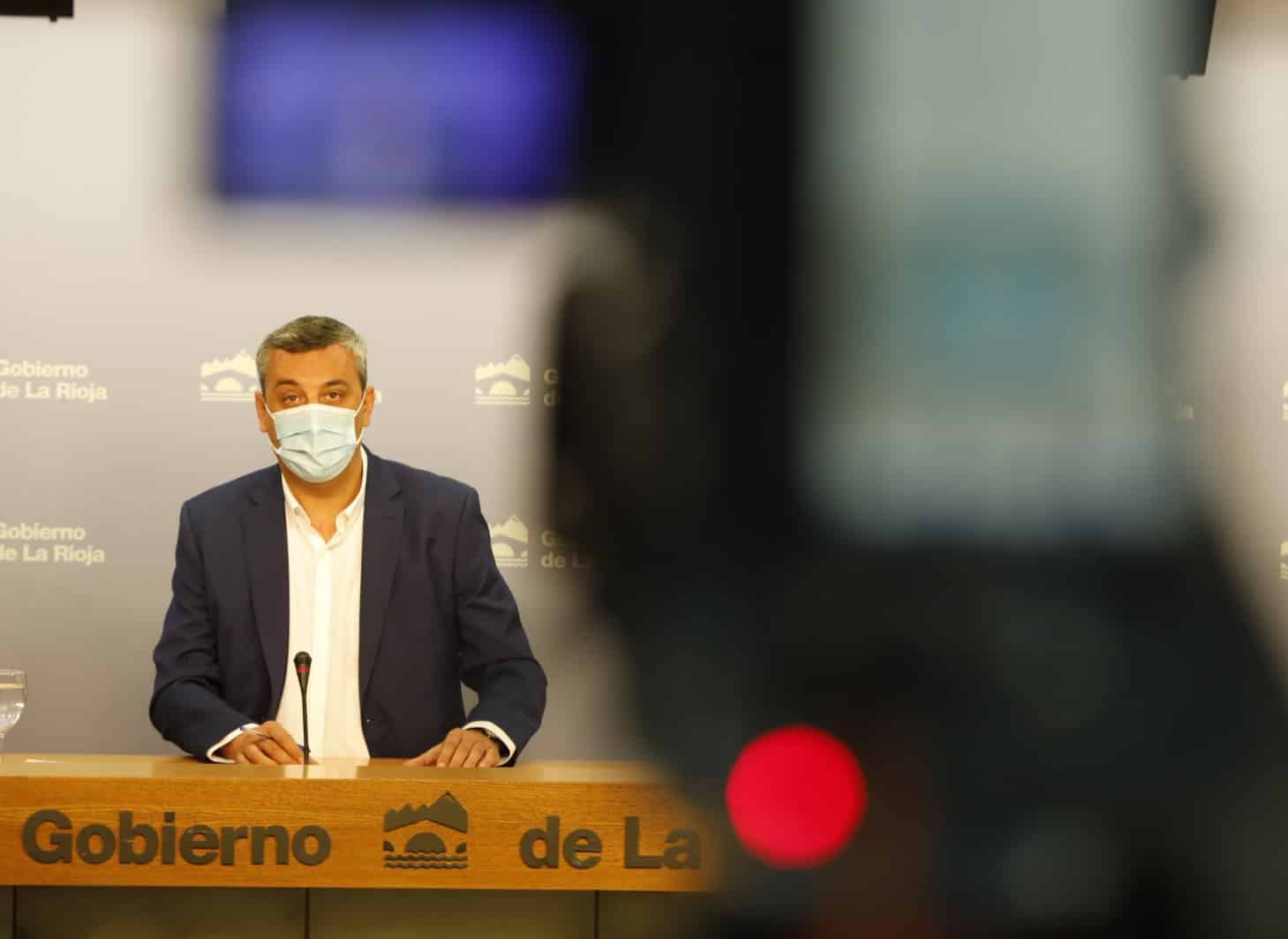 Del Río apela a la responsabilidad individual: “No se pueden hacer reuniones en bares sin mascarilla”