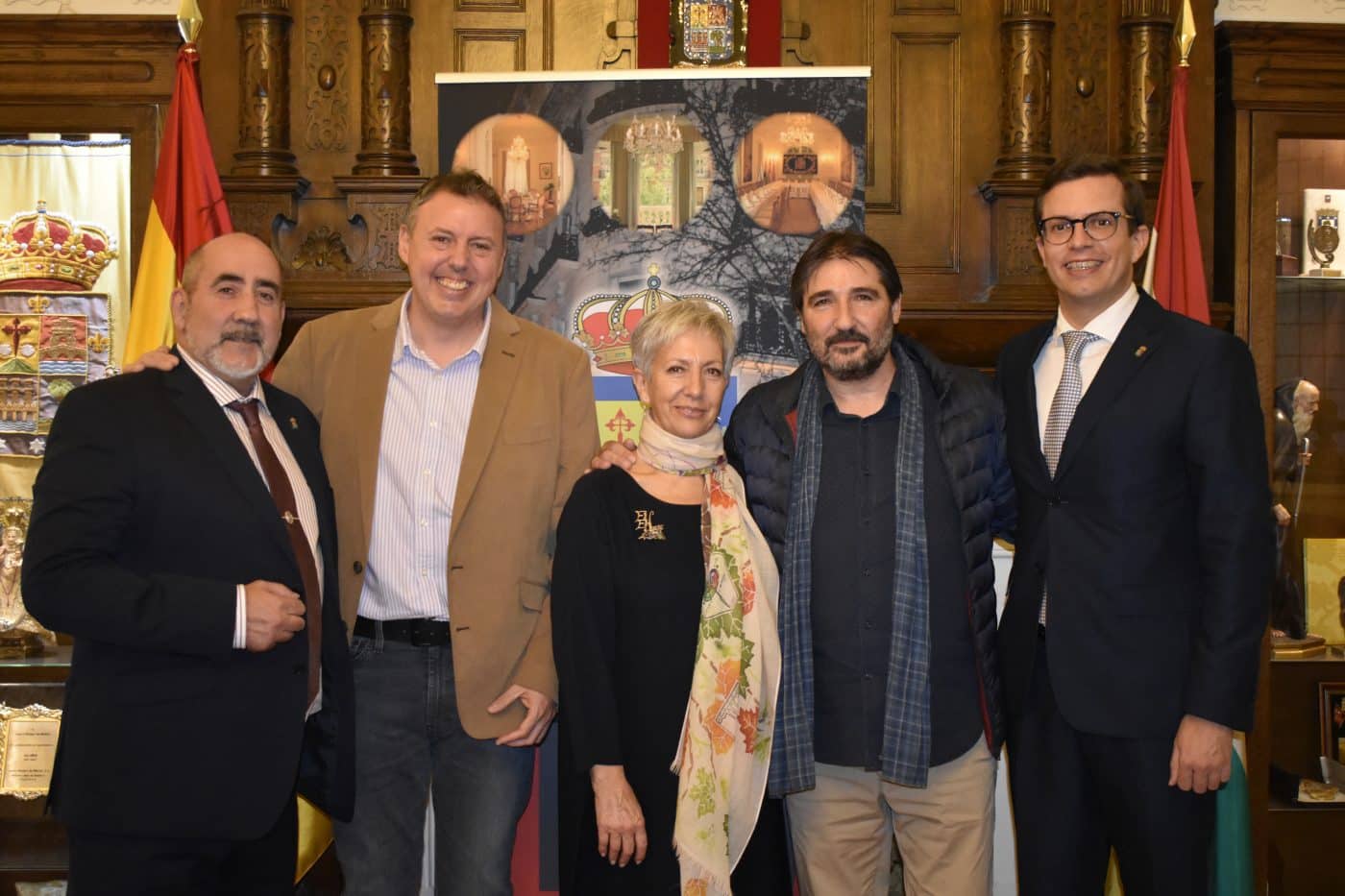 Ernesto Tubía y Montserrat Íñiguez recogen los premios del Centro Riojano de Madrid 1