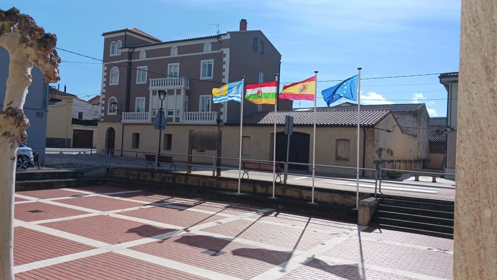 Piden la dimisión de la alcaldesa de Hervías y dos concejales ante el “bloqueo institucional” del municipio