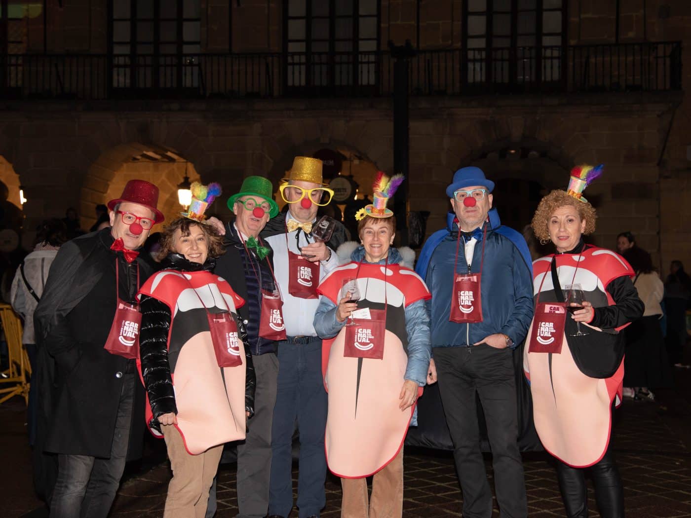 FOTOS: Ni el frío ni la lluvia apagan la fiesta del Carnaval del Vino de Haro