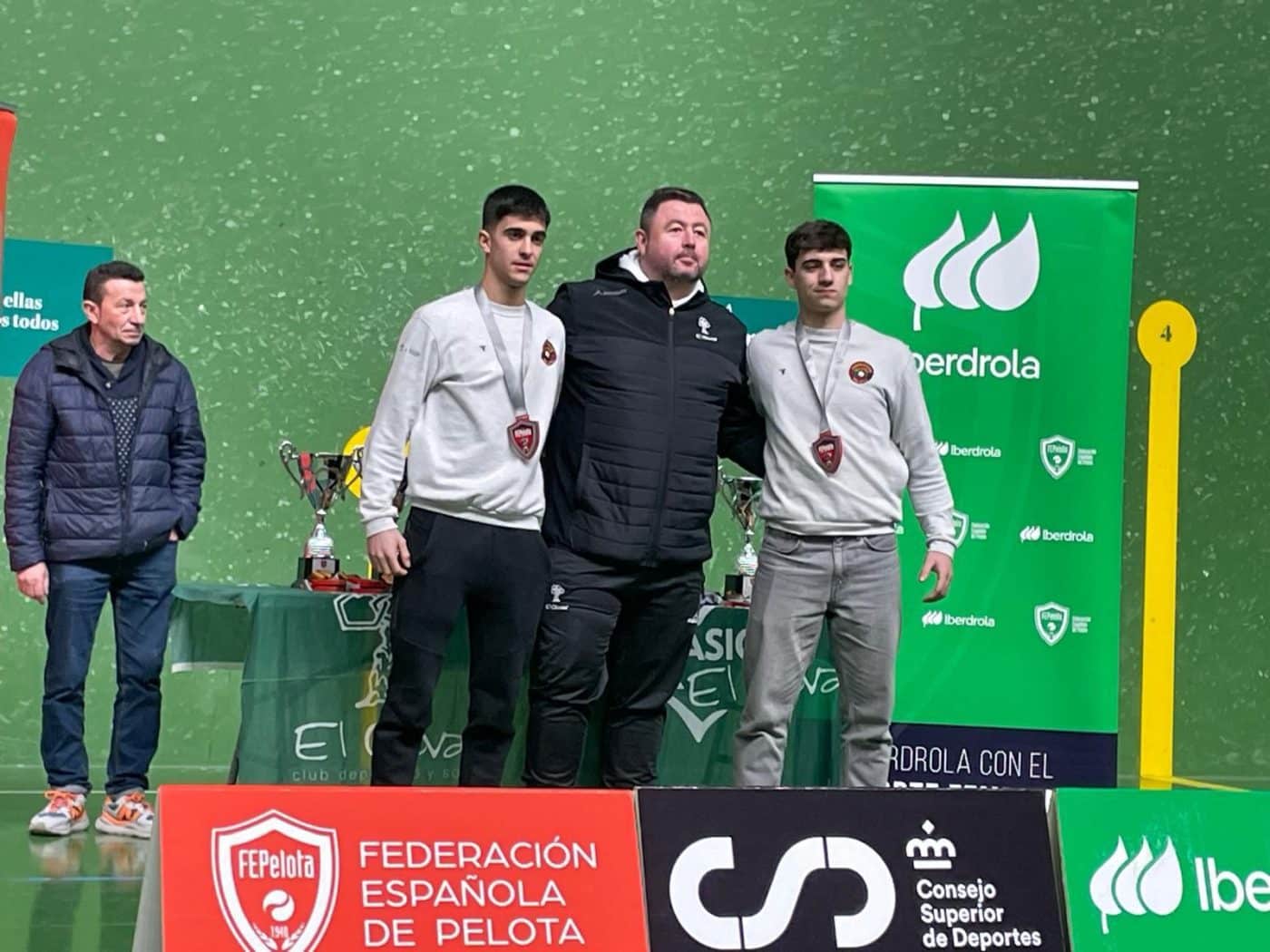 Javier Tuesta y David Salinas se proclaman subcampeones de España de pelota en categoría juvenil