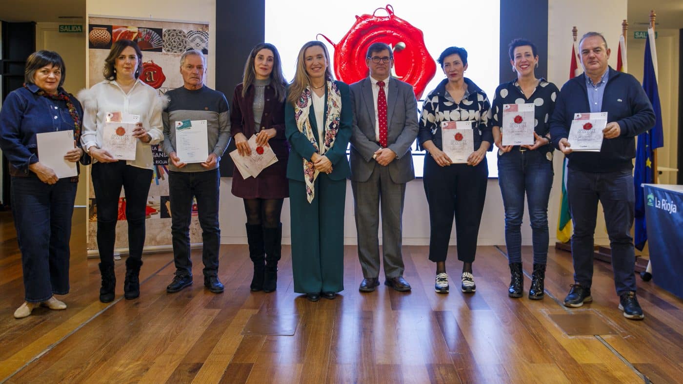La Rioja entrega seis nuevos carnés de artesanía artística y otros siete de artesanía agroalimentaria
