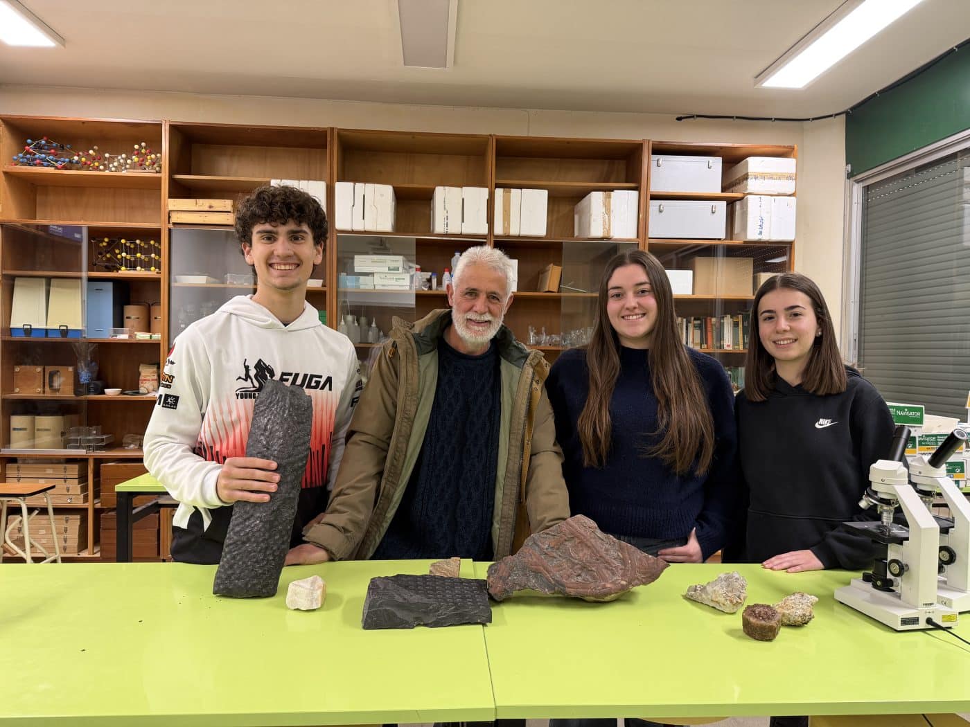 Tres estudiantes del IES Esteban Manuel Villegas de Nájera representarán a La Rioja en la Olimpiada Nacional de Geología