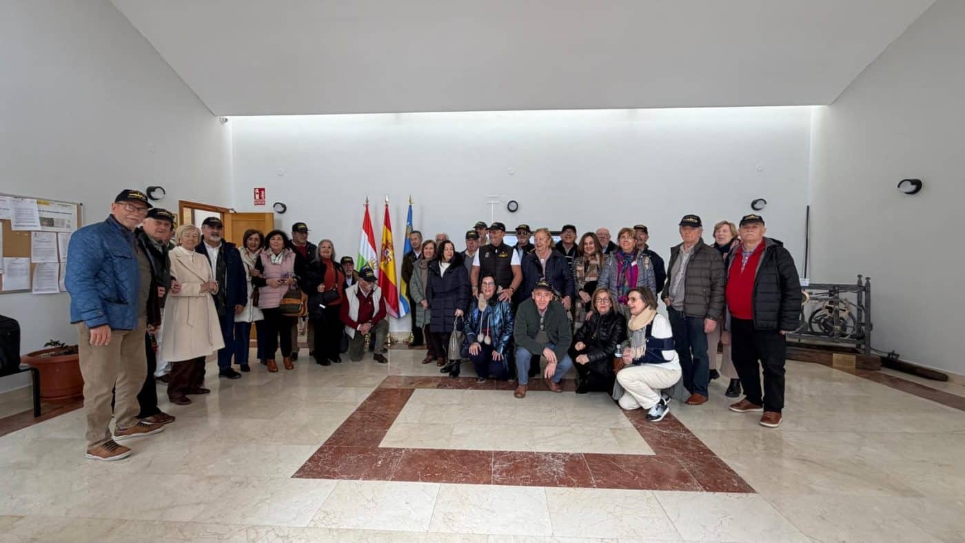 La fragata Asturias vuelve a reunir a su primera tripulación en Hervías