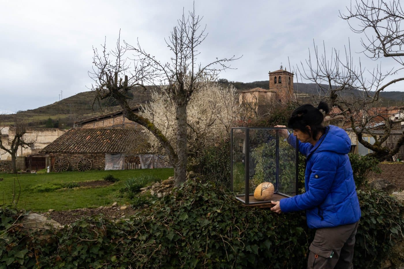 Ojacastro acoge la exposición ‘Las Piedras Errantes’, de Adriana Díaz