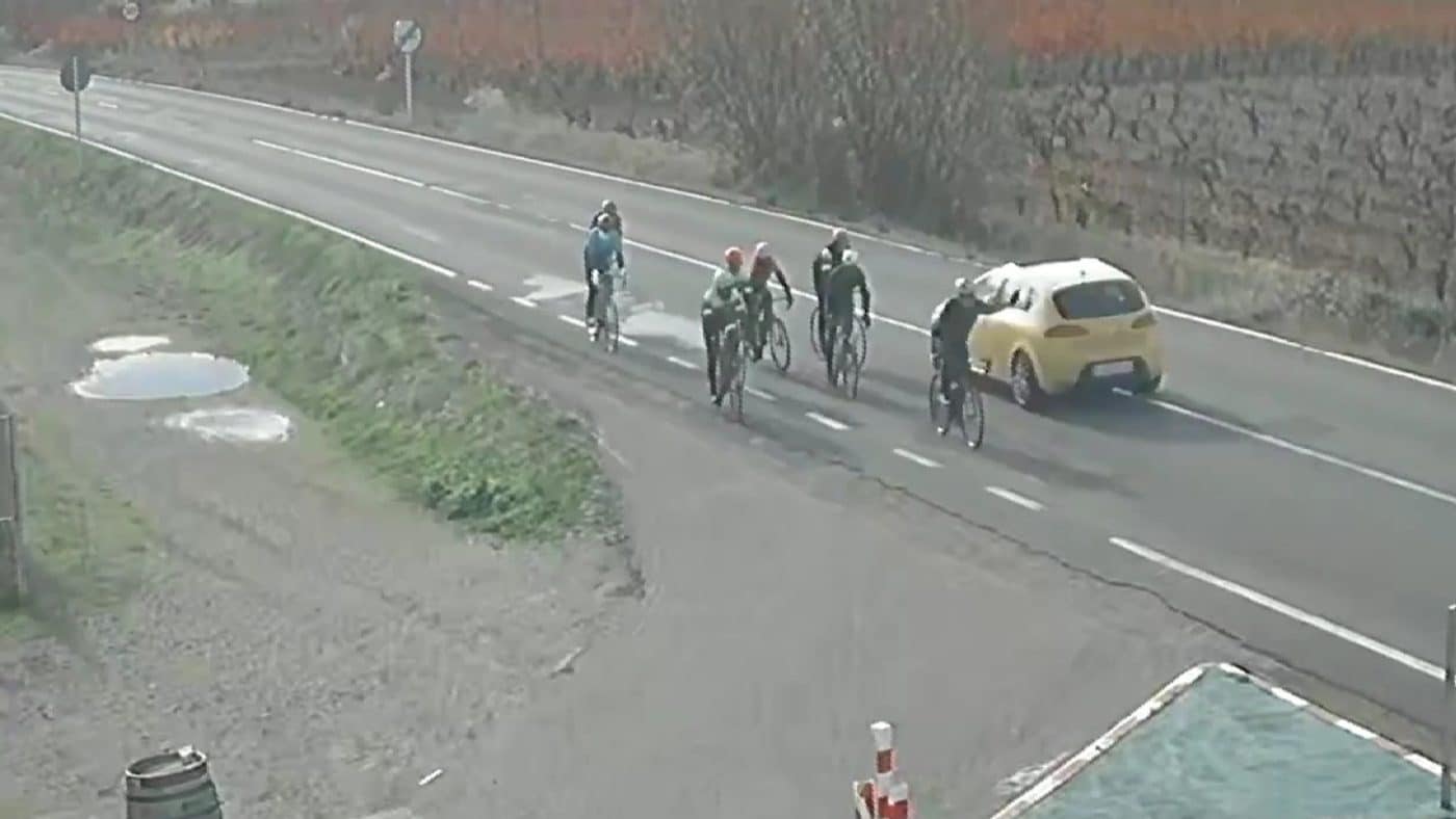 Un conductor de 21 años, investigado por poner en grave riesgo a siete ciclistas en una carretera riojana