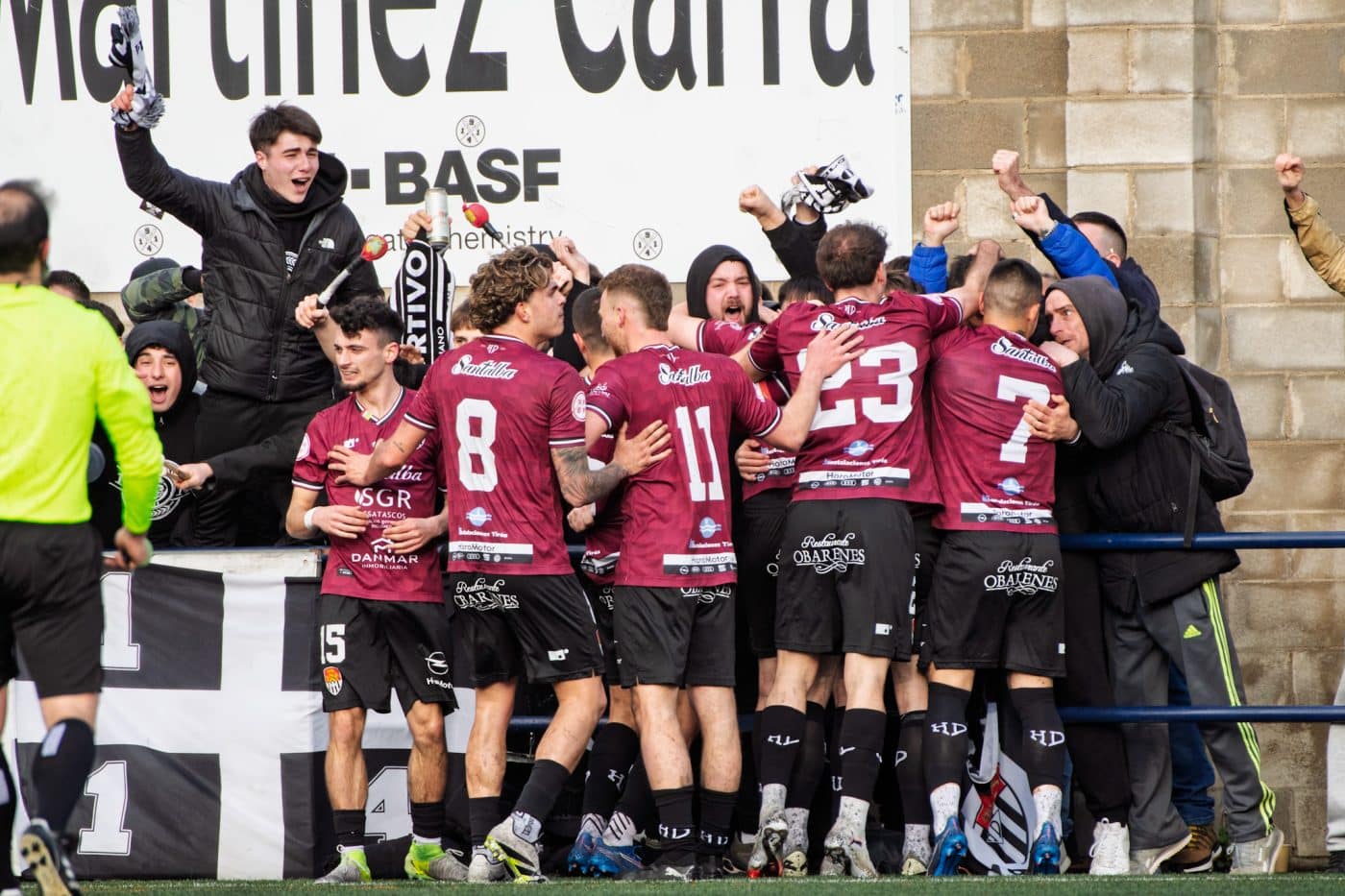 La afición del Haro Deportivo se moviliza para acompañar al equipo en Santo Domingo de la Calzada