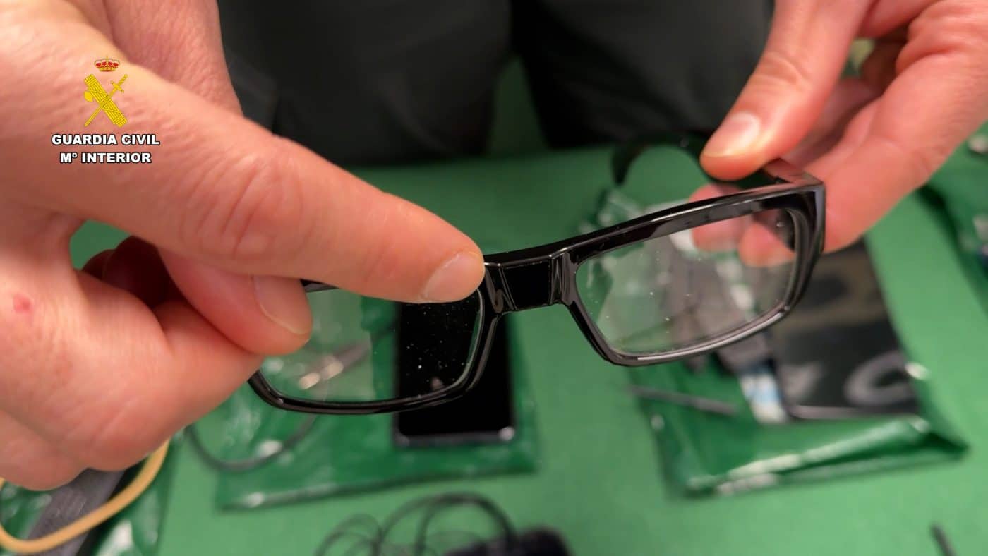 Detectado en La Rioja el primer caso de fraude en el examen de conducir con gafas inteligentes