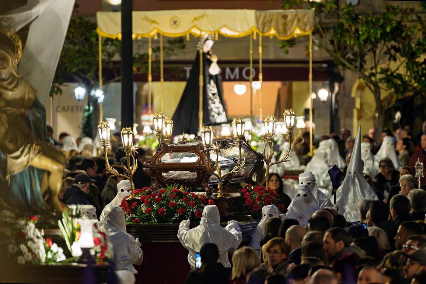 FOTOS: Haro vive un Viernes Santo solemne y arropado por el público en las calles