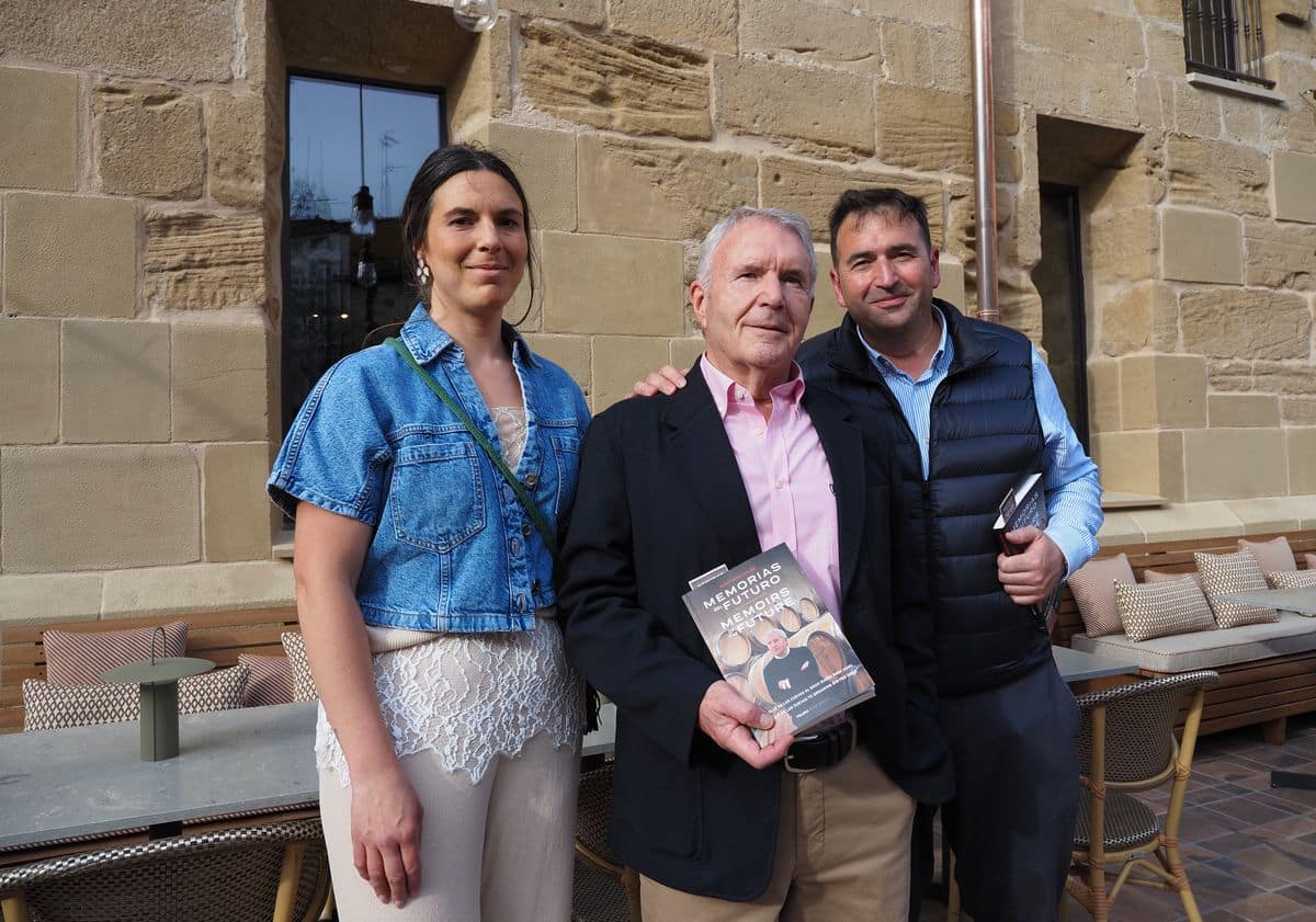 Santiago Ijalba reivindica el Barrio de las Cuevas de Haro en su libro ‘Memorias del futuro’