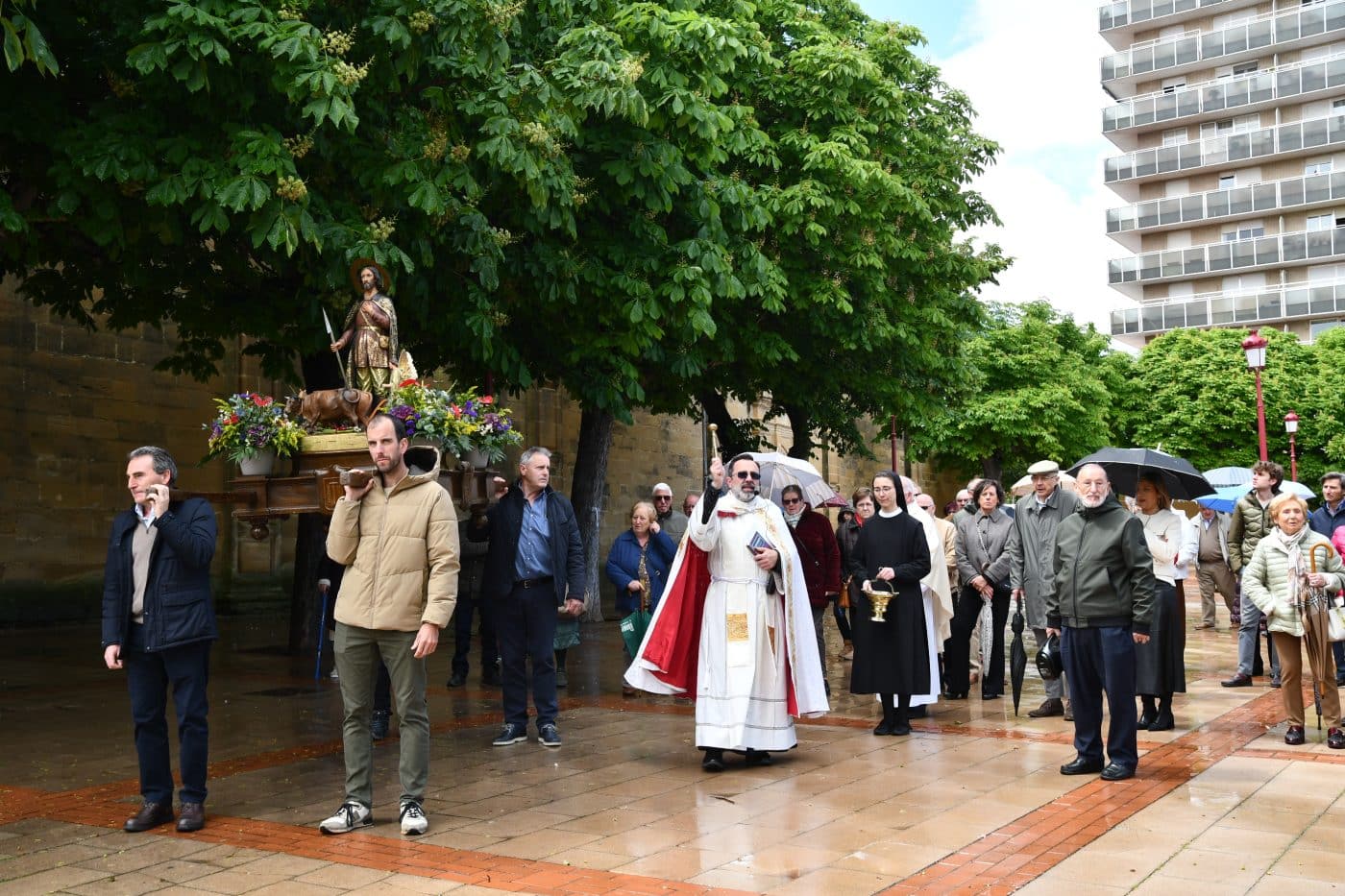 Haro celebra la festividad de San Isidro bajo la lluvia