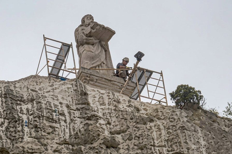 Haro inicia la reparación y conservación de la escultura de San Felices en los Riscos de Bilibio