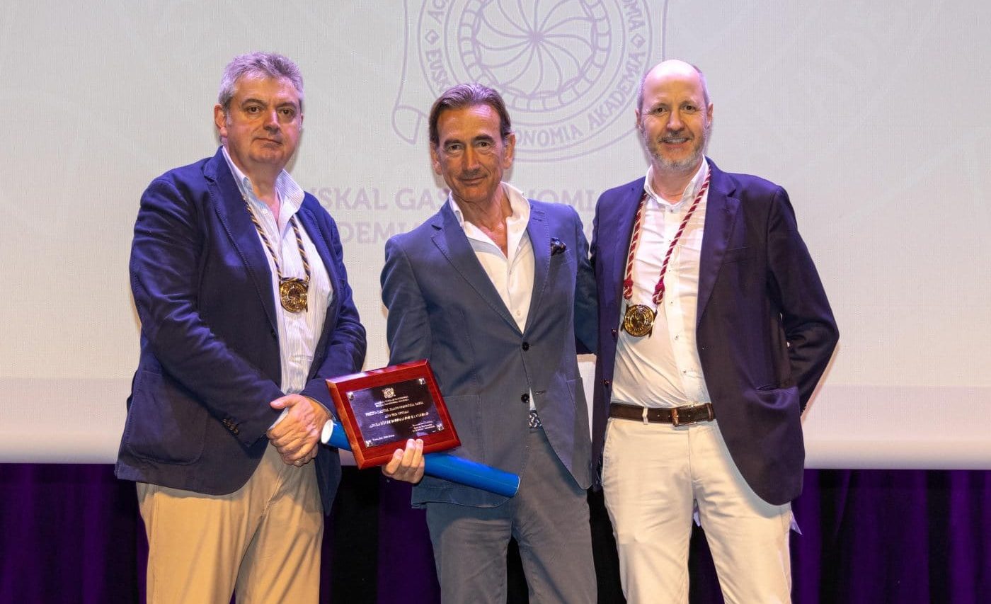 La Academia Vasca de Gastronomía reconoce el trabajo de la Asociación ABC en favor de la excelencia, tradición y cultura del vino