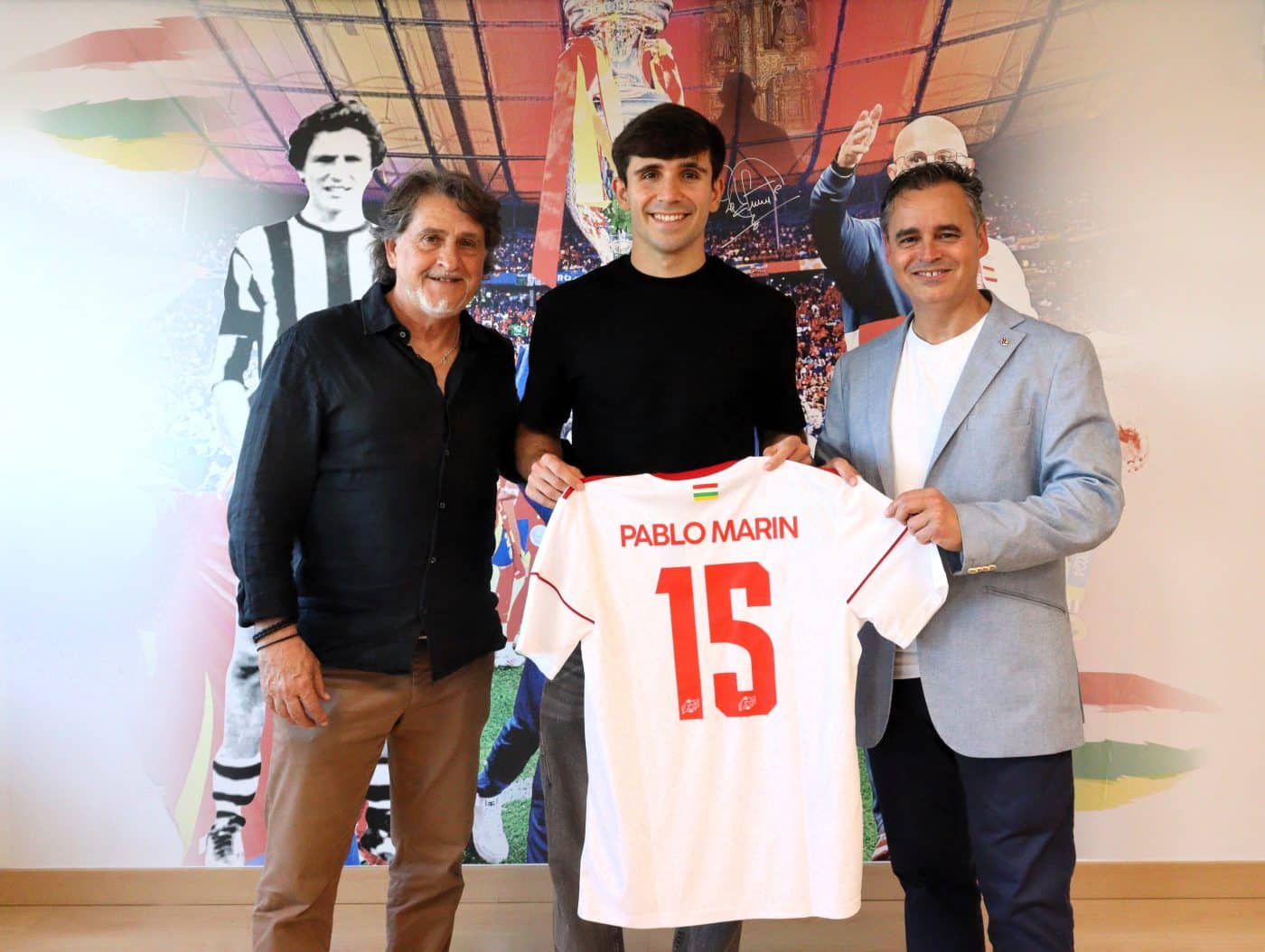 Pablo Marín recibe el homenaje de la Federación Riojana tras conquistar la Copa del Rey con la Real Sociedad