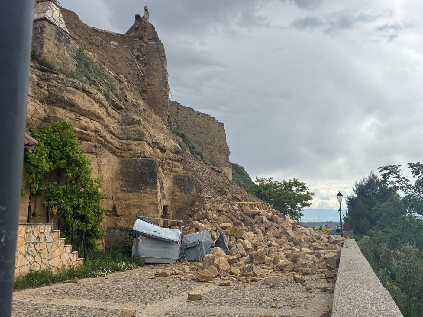 IU La Rioja señala al Gobierno regional por no intervenir a tiempo en la muralla del castillo de San Vicente